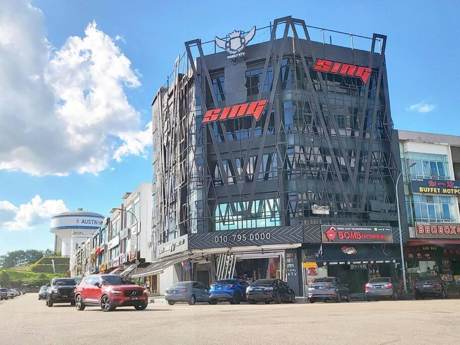 Walking Distance To Mount Austin 3 6 Pax Apartment *