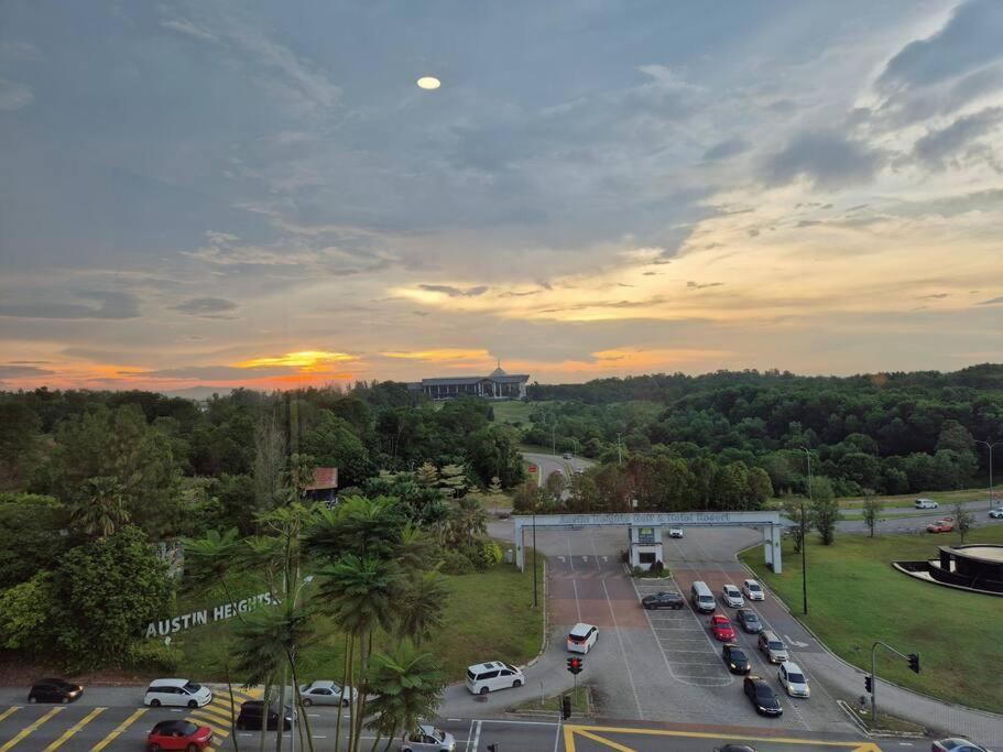 Walking Distance To Mount Austin 3 6 Pax * Johor Bahru