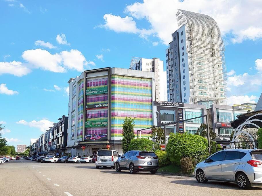 Walking Distance To Mount Austin 3 6 Pax * Johor Bahru